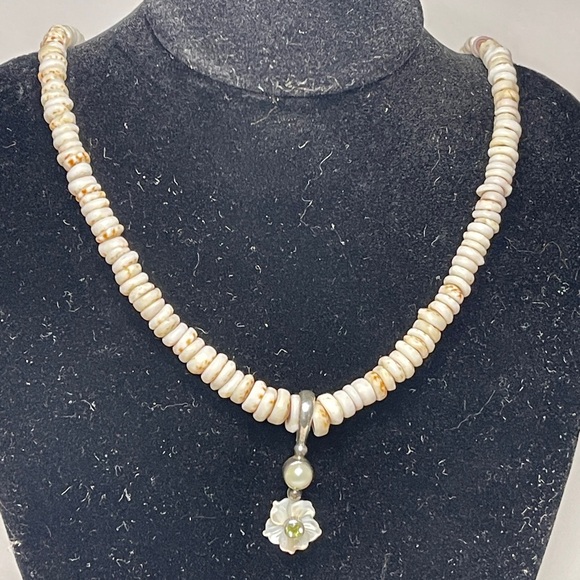 VINTAGE SHELL HEISHI Beads sterling silver flower Pendant NECKLACE vintage pearl - Picture 2 of 16